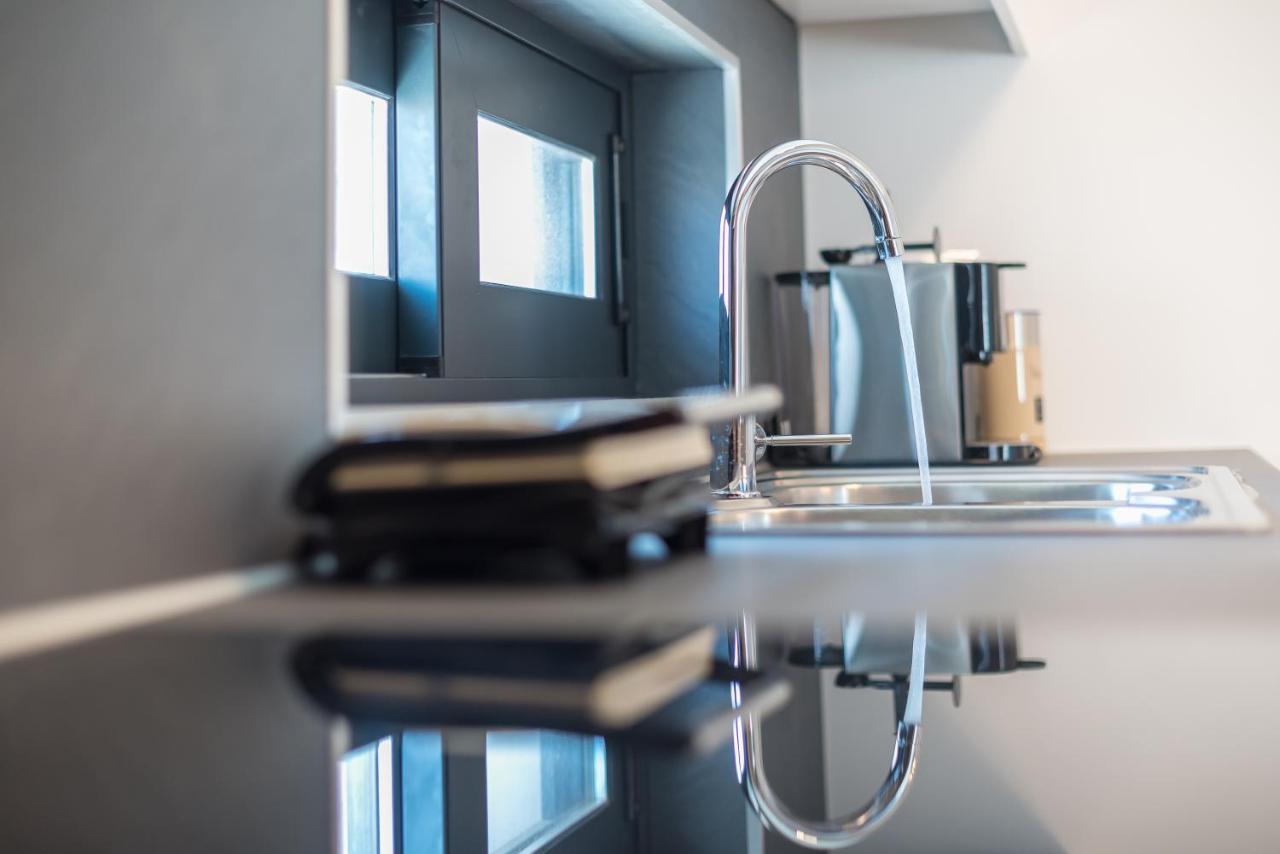 Newly Renovated Apt In The Heart Of Kerameikos Atenas Exterior foto
