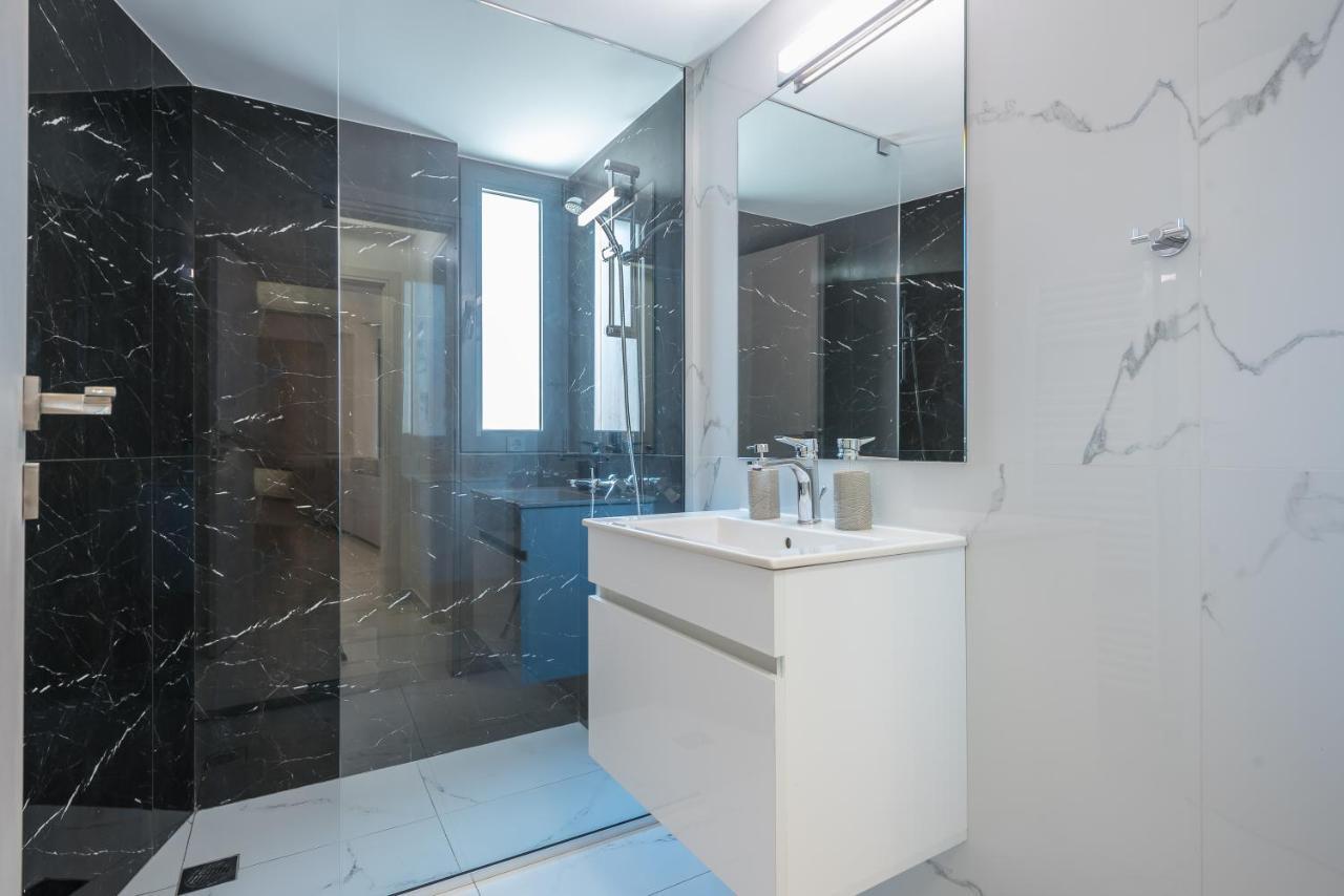 Newly Renovated Apt In The Heart Of Kerameikos Atenas Exterior foto